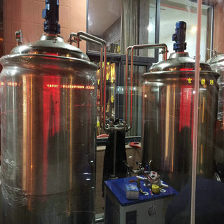 濟南豪魯300L酒店啤酒設(shè)備 濟南豪魯300L酒店啤酒設(shè)備
